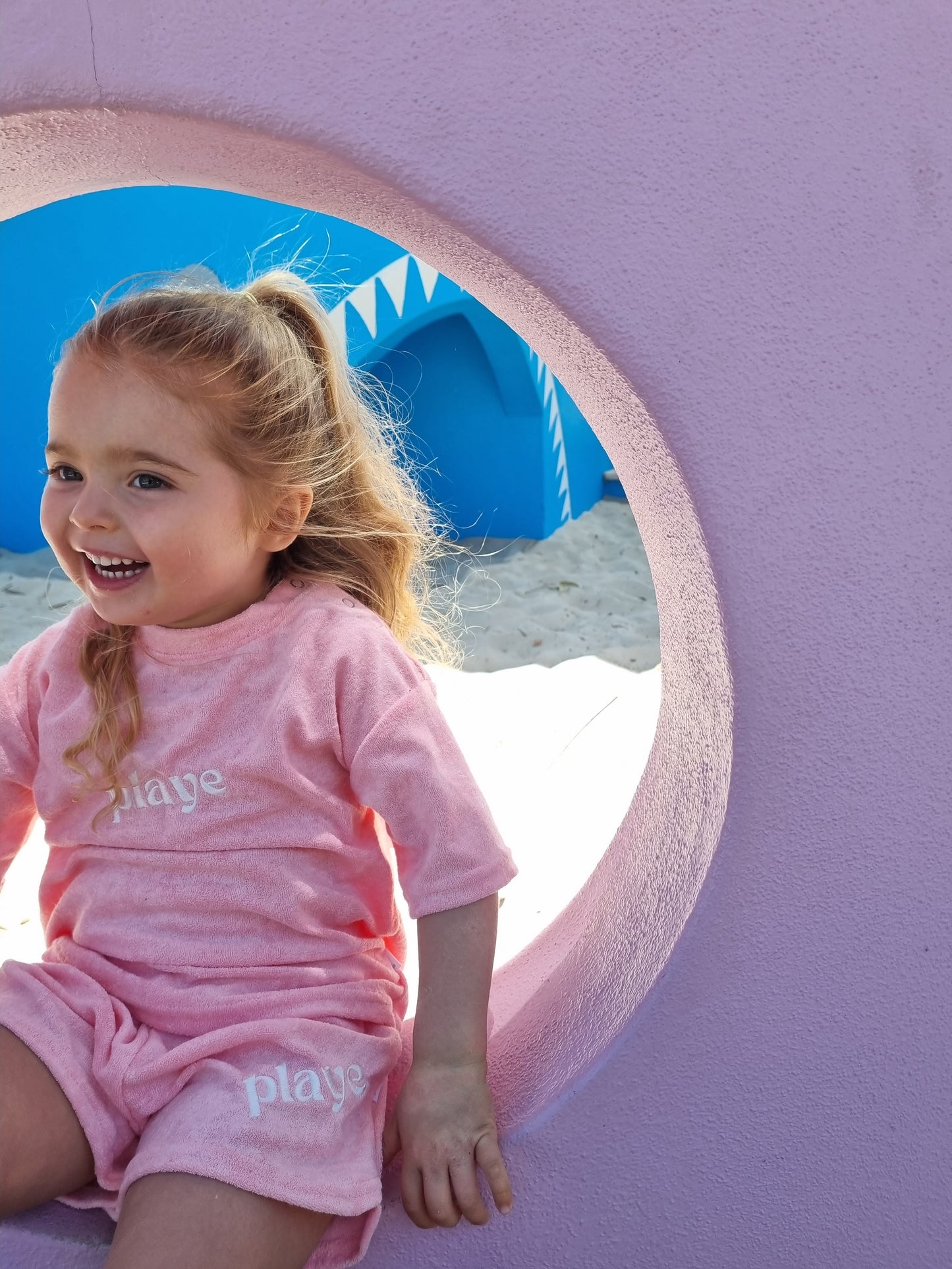 vacay terry tee - pink villa